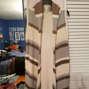 Cream, brown and silver sleeveless cardigan sz L